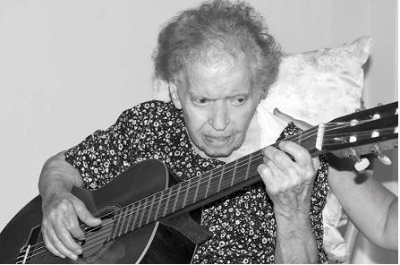 A Doña Emilia Luis Gil, una Mujer Excepcional